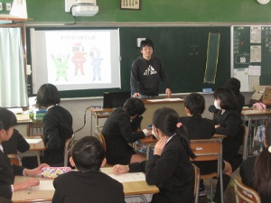 講師を務める本校学生