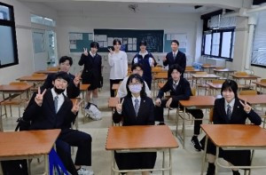 自宅からオンラインで参加した学生もいました