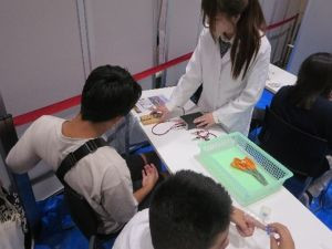 科学教室ブースの様子④