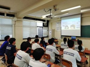 顔合わせ・自己紹介の様子