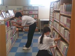 書架整理作業