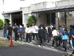学寮見学の様子①