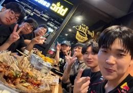 韓国チキンなど食を満喫