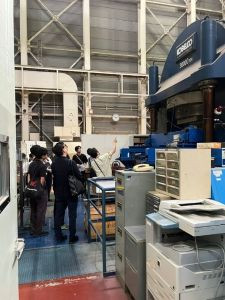 ベルト型高圧合成装置見学